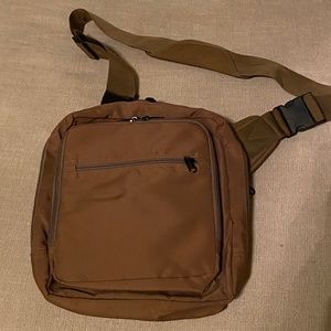 CCW sling bag (left hand draw)